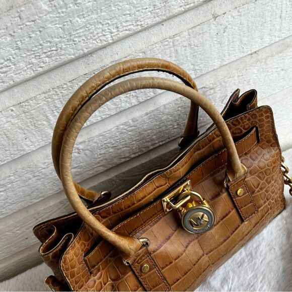 MICHAEL KORS Acorn Embossed Hamilton Satchel Tote Handbag Selma Raven - Picture 6 of 13